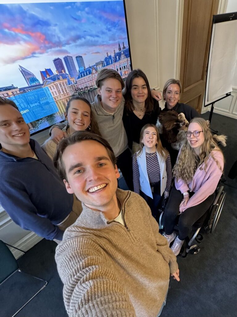 Selfie van groepje van JongPIT en de Kleine Consultant